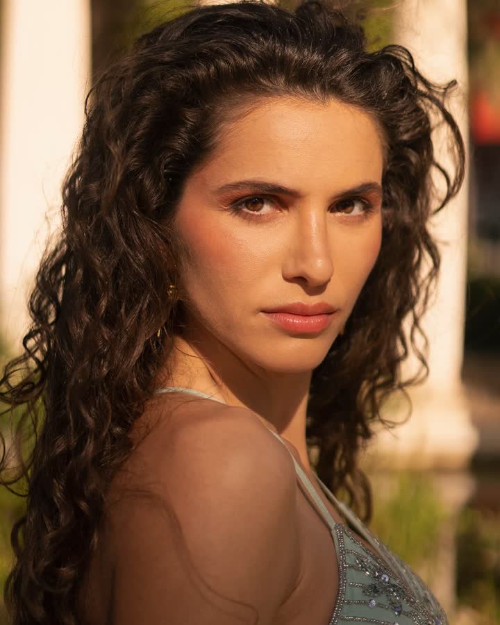 Fotografía de sesión con vestido de Atelier Anna