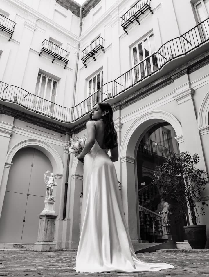 Fotografía de sesión con vestido de Atelier Anna