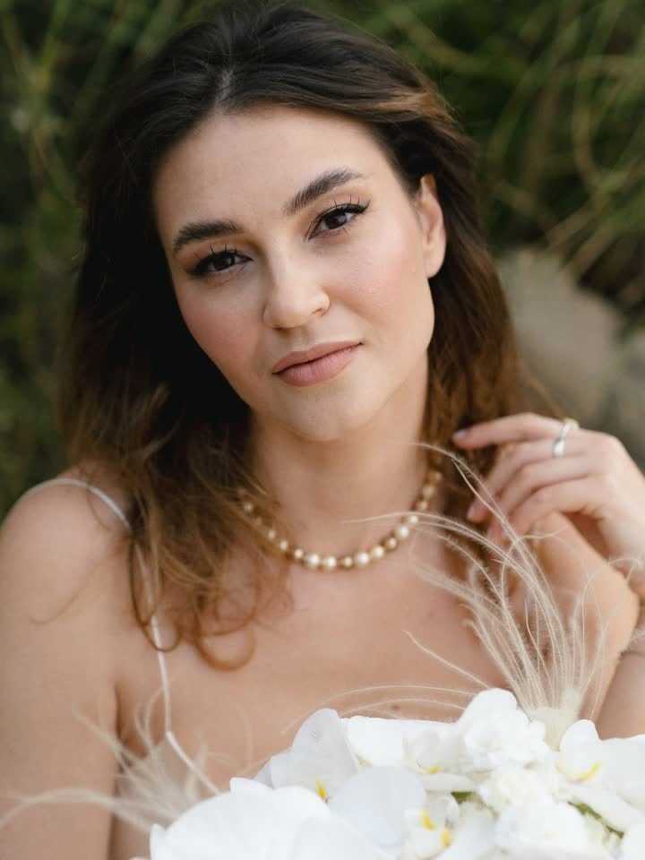 Fotografía de sesión con vestido de Atelier Anna